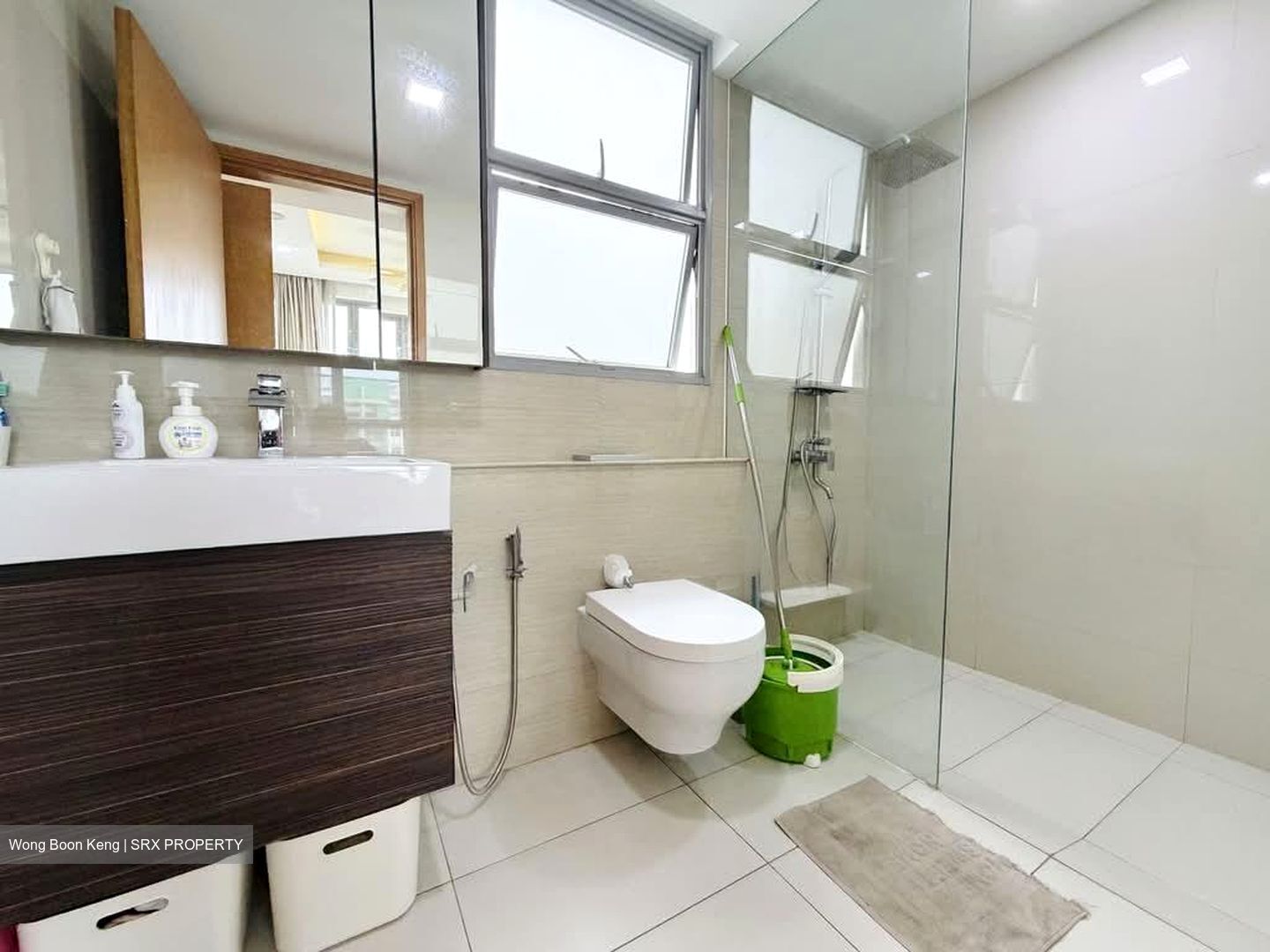 Prive (D19), Condominium #585625091